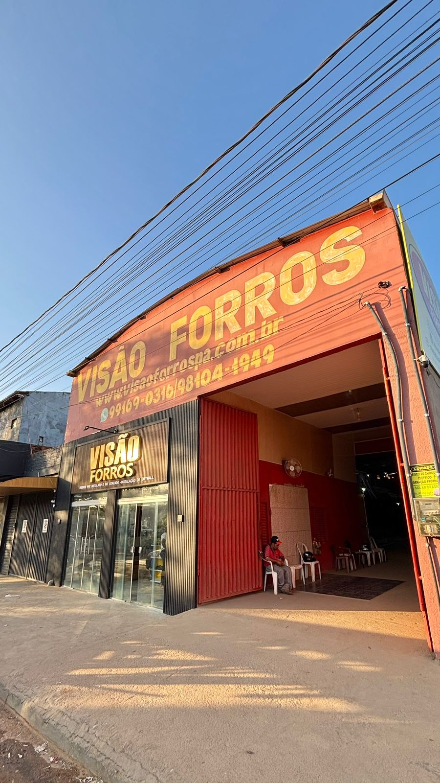 Vista ampla do estabelecimento Visão Forros em Parauapebas